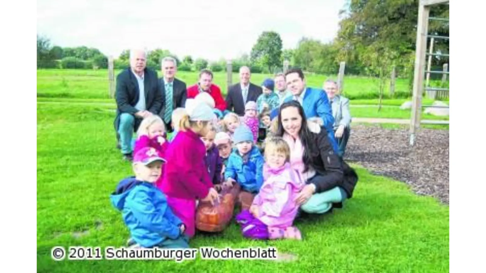 Ein holziger Spielgefährte lebt fortan im Kindergarten (Foto: wa)