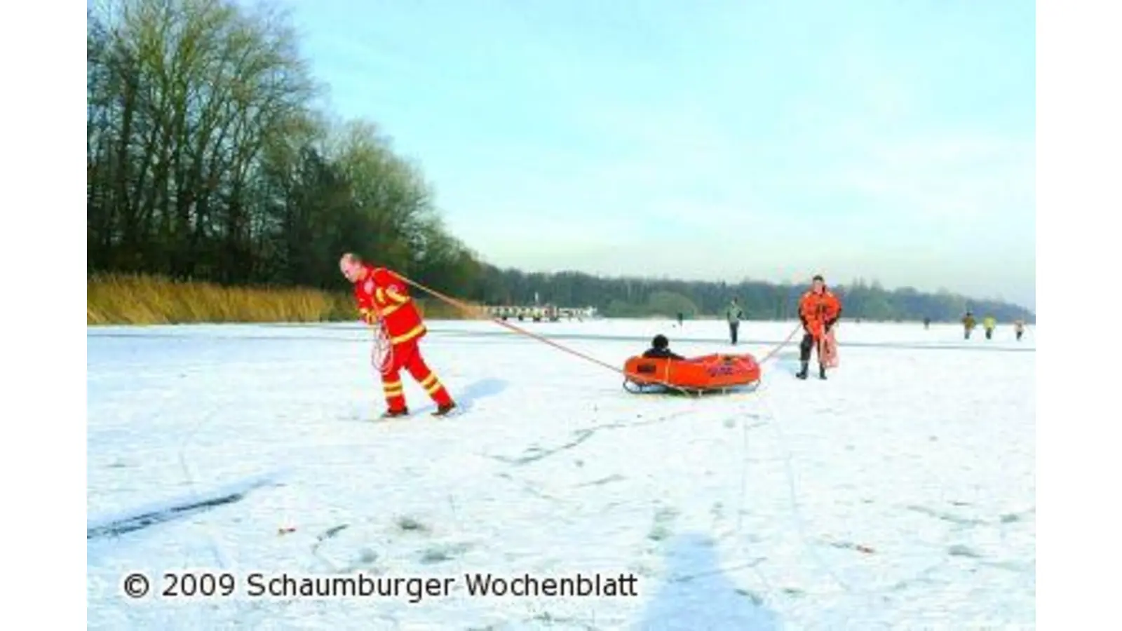 Eisretter der DLRG proben Ernstfall (Foto: pd)