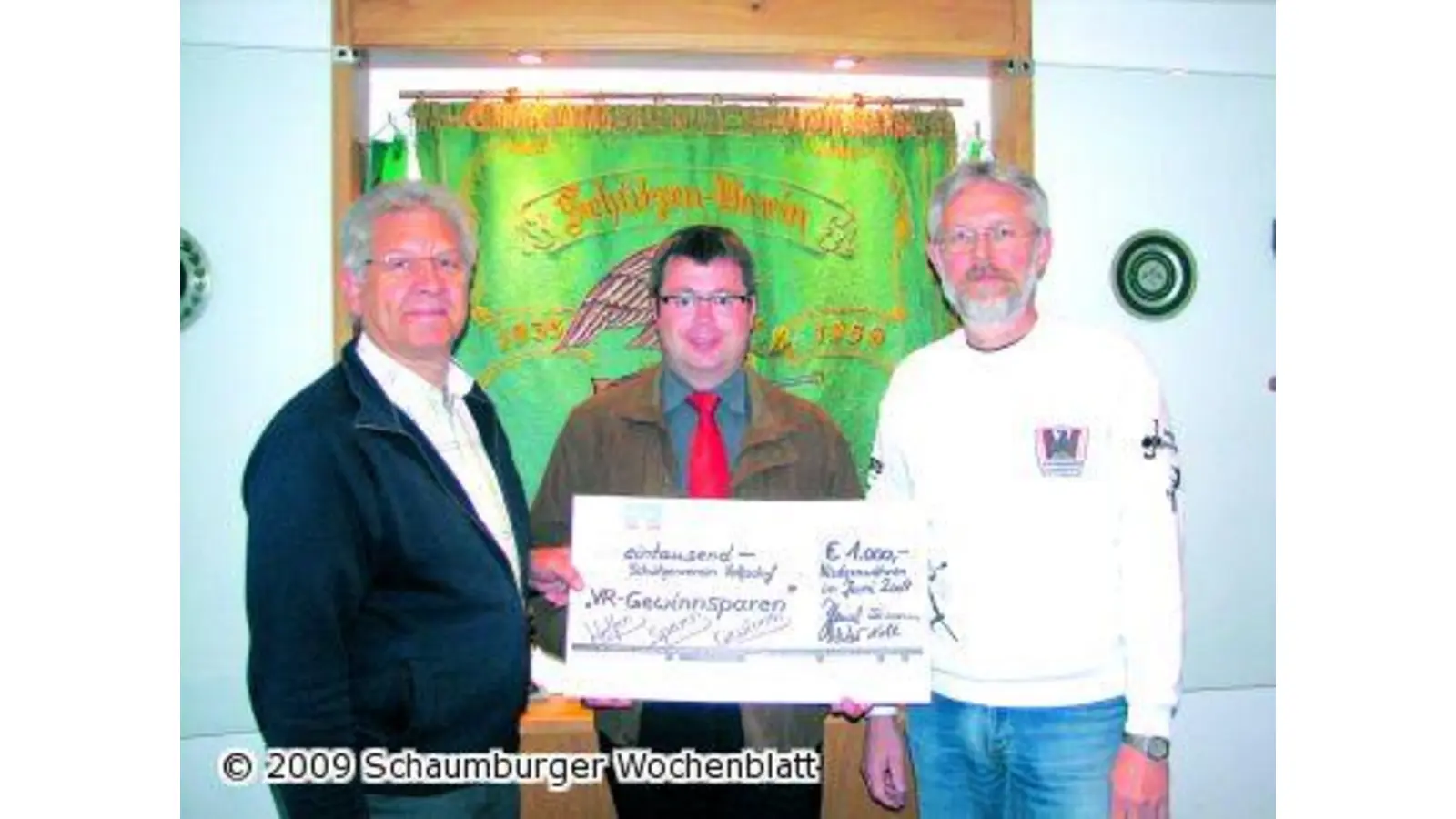 Volksbank Hameln-Stadthagen unterstützt den SV Volksdorf (Foto: mk)