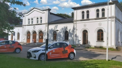 Innen und außen erstrahlt der Haster Bahnhof in neuem Glanz für eine Tagespflege. (Foto: gk)