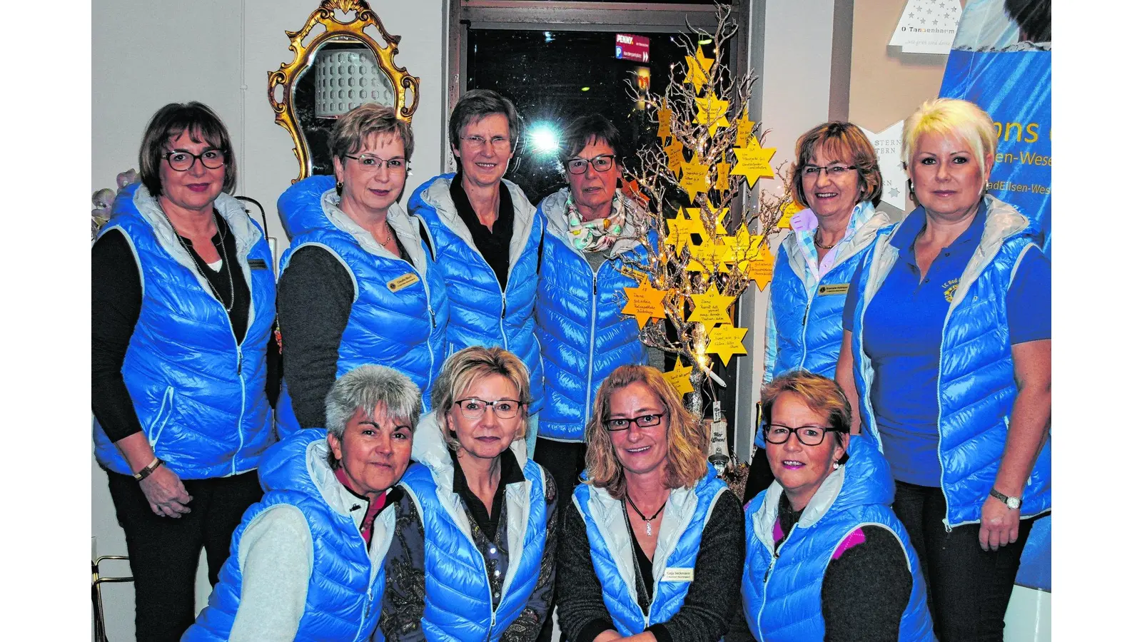 Weihnachtswunschbaum für Senioren in der Apotheke (Foto: jh)