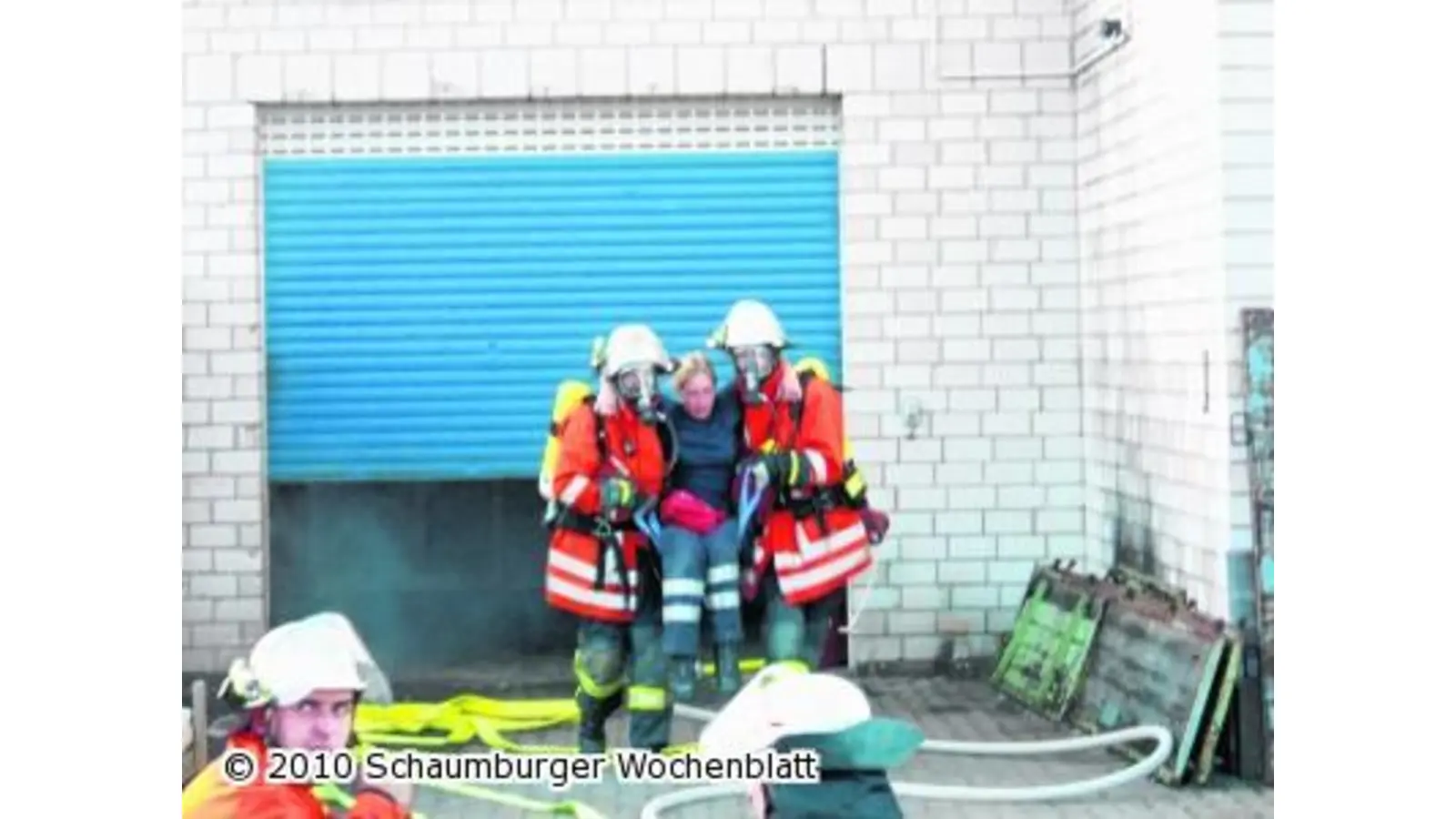 Das Mehrzweckfahrzeug bewährt sich beim Auslegen der Schlauchleitung (Foto: red)