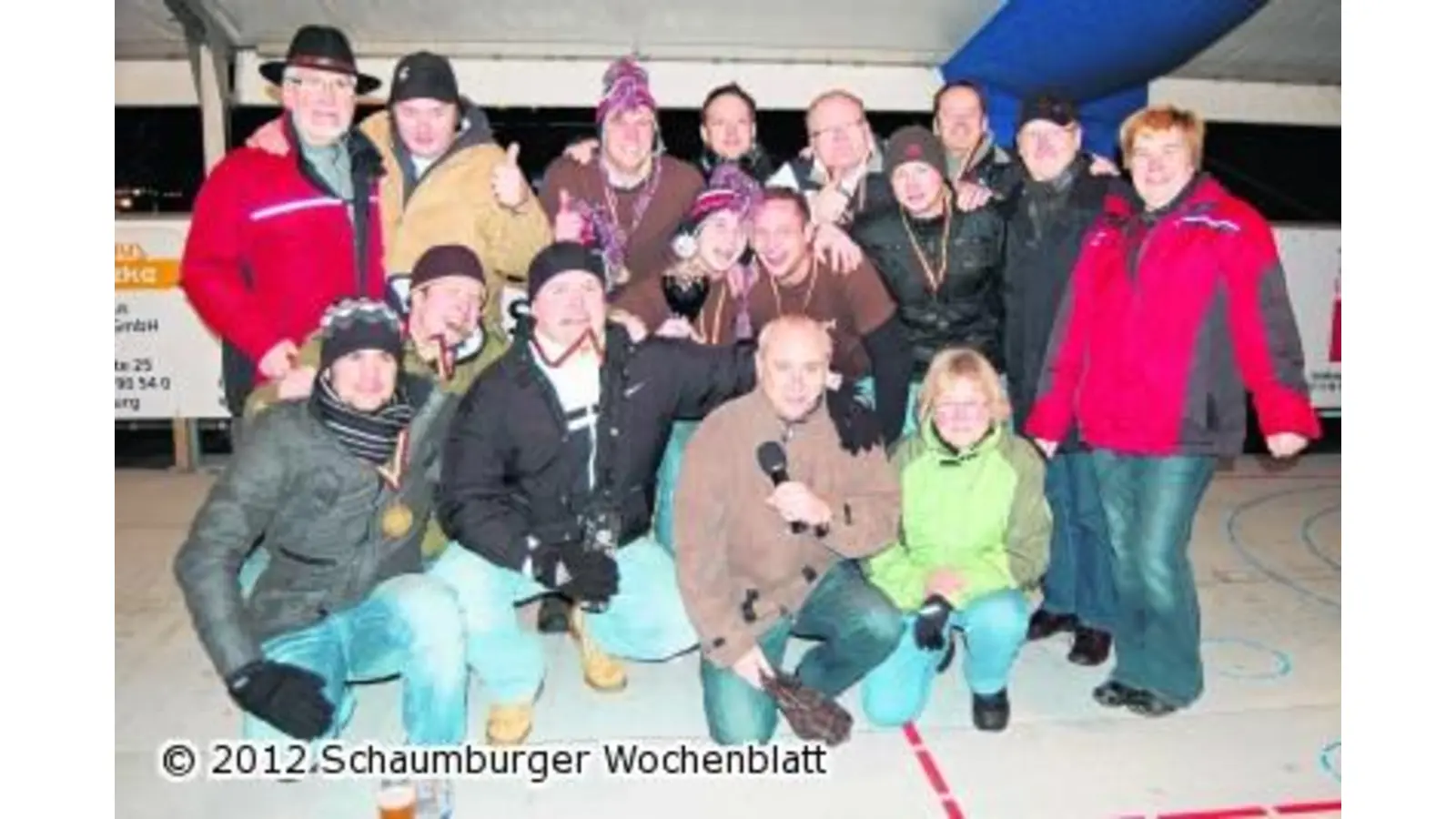 Eisstockschießen auf dem Marktplatz in Bückeburg (Foto: red)
