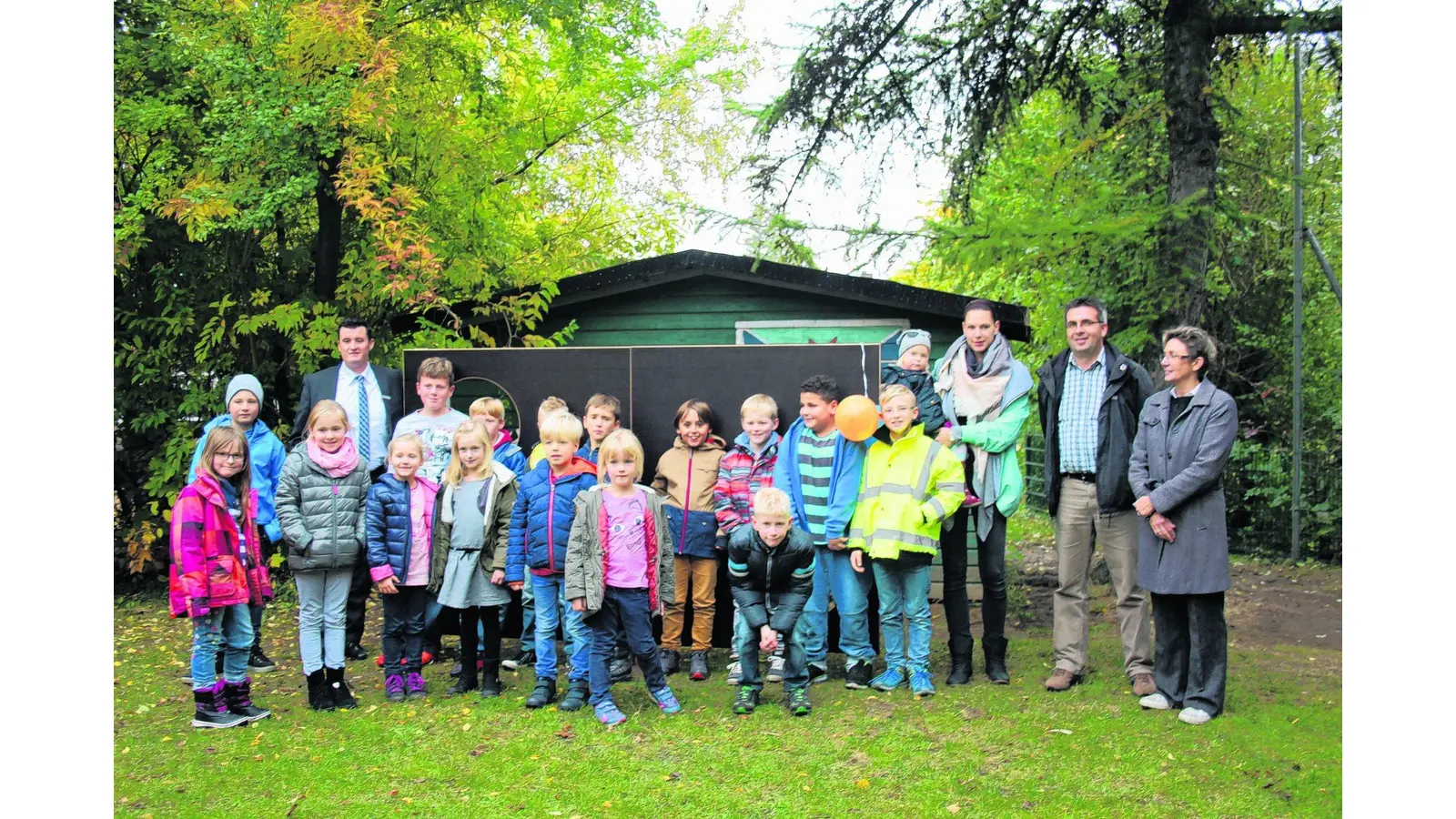 Eine Torwand für die Kinder (Foto: ha)