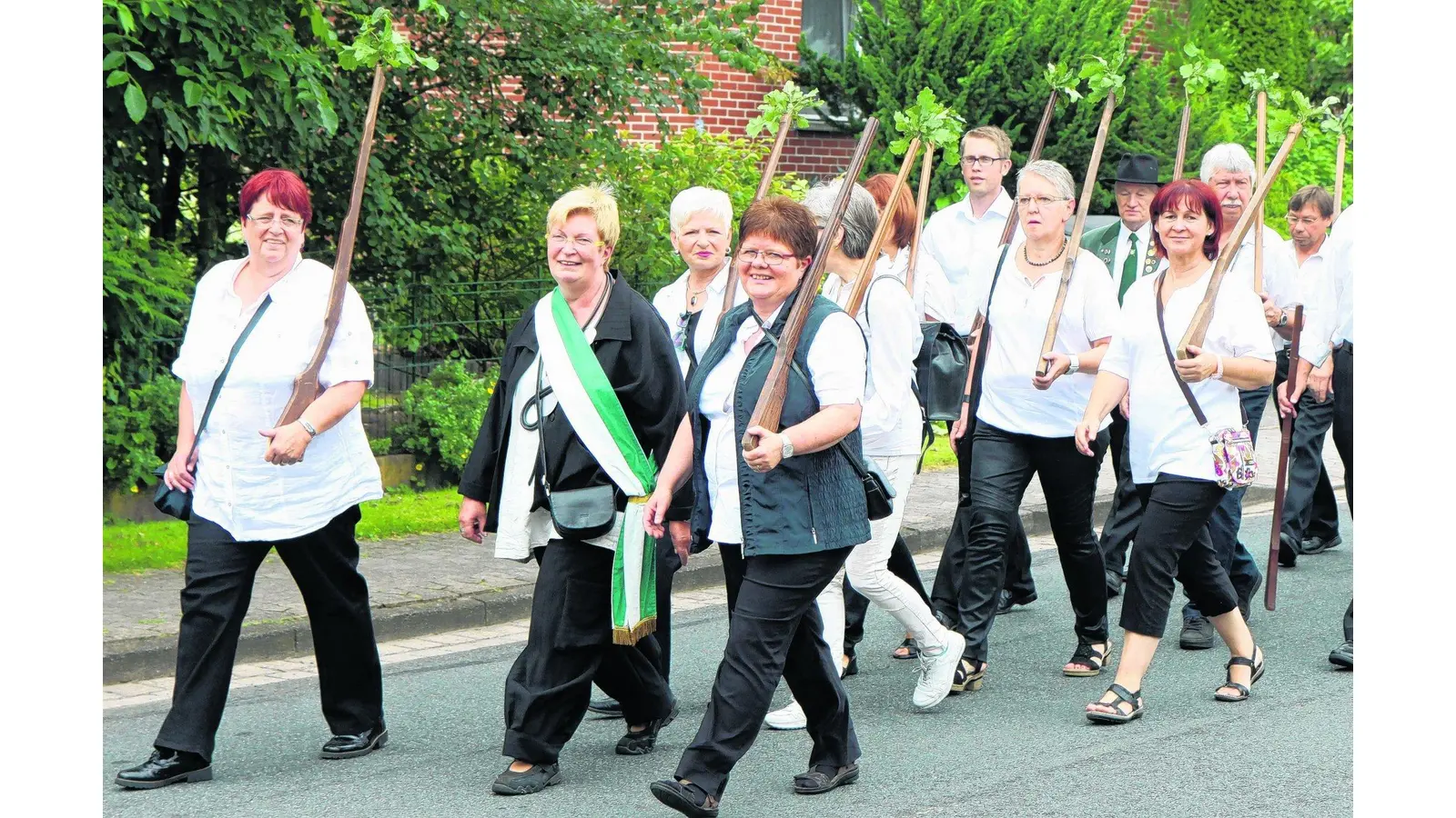 Jürgen Rösener wird Bürgerschützenkönig (Foto: bb)