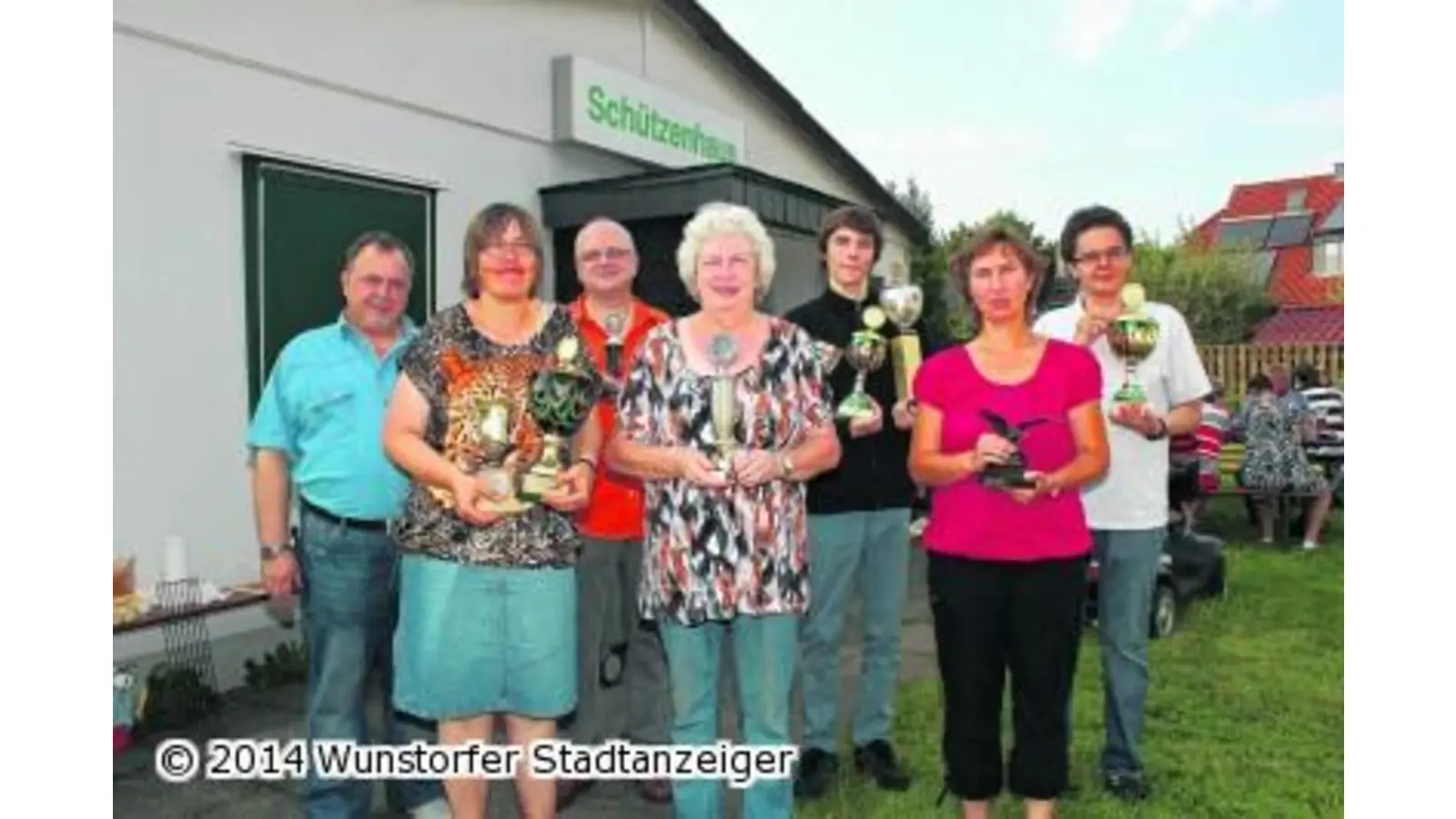 Pokale an Gewinner übergeben (Foto: tau)