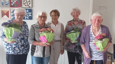 Ausgezeichnet (v.li.): Edith Tafel, Ursel Bremer, Ursel Jung, Loni Brambor und Lore Eidtmann. (Foto: privat)