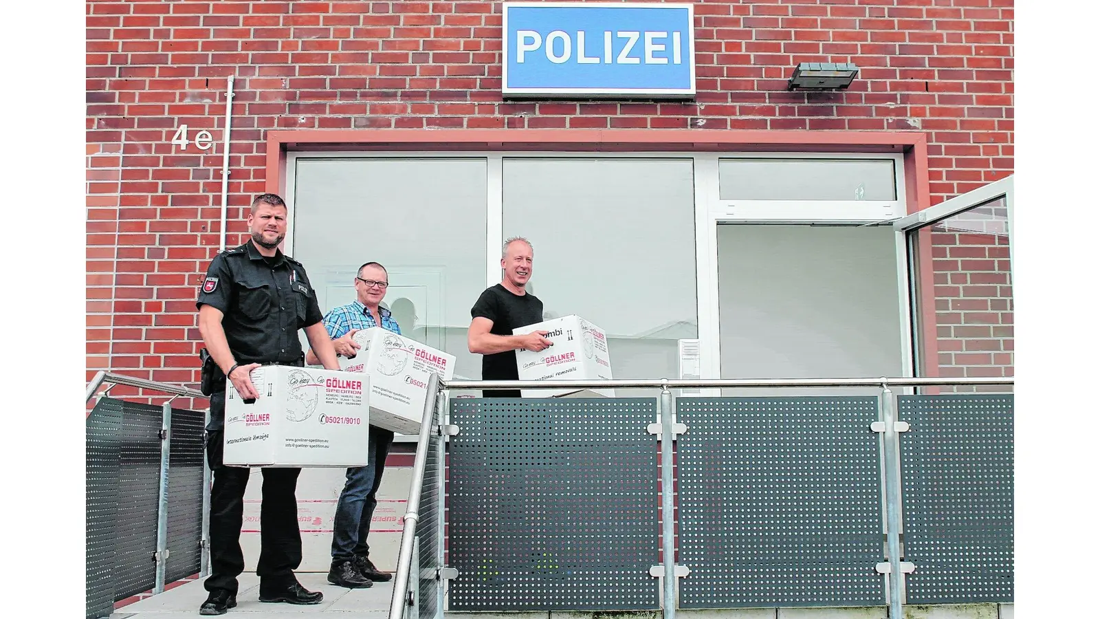 Karton für Karton ins Neue (Foto: ds)