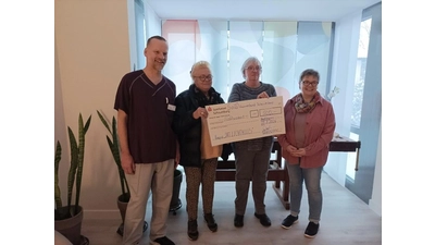 SoVD-Frauensprecherinnen erkunden das Hospiz „Dat Lichthuus“ und überreichen Spende. (Foto: privat)