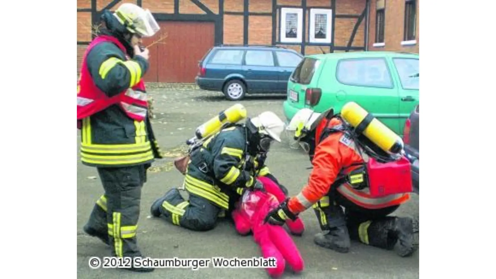 Verschachtelte Einsatzlage erschwert die Alarmübung (Foto: red)