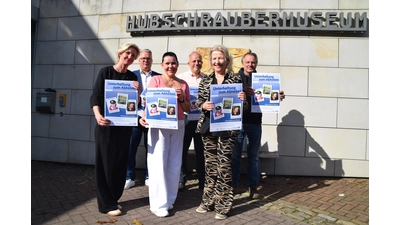 Das Orga-Team v.l.n.r: Jennifer Mohme-Xhata (Hofapotheke), Alexander Zuschlag (VB in Schaumburg und Nienburg), Kerstin Bals (Hubschraubermuseum), Michael Kinzl (BDT), Johanna Harmening (Kulturverein Bückeburg), Marinus Kinzl (BDT). (Foto: ab)