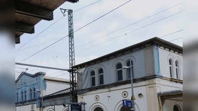 Beim Bahnhofsgebäude in Haste geht es voran (Foto: jb)