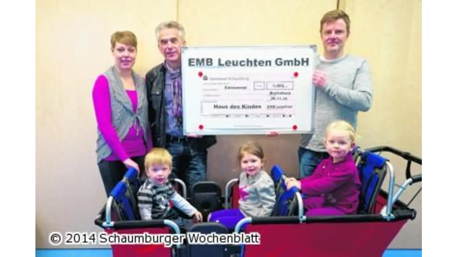 EMB Leuchten übergibt erneut Scheck (Foto: red)