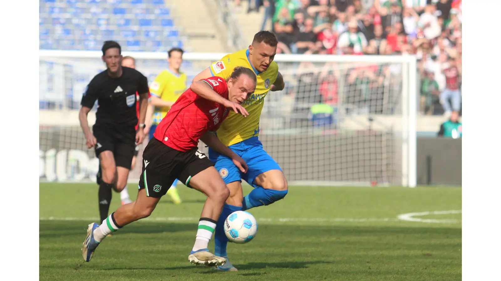 Die 96er (hier Lars Gindorf) treffen auf auswärtsstarke Magdeburger. (Foto: bb)
