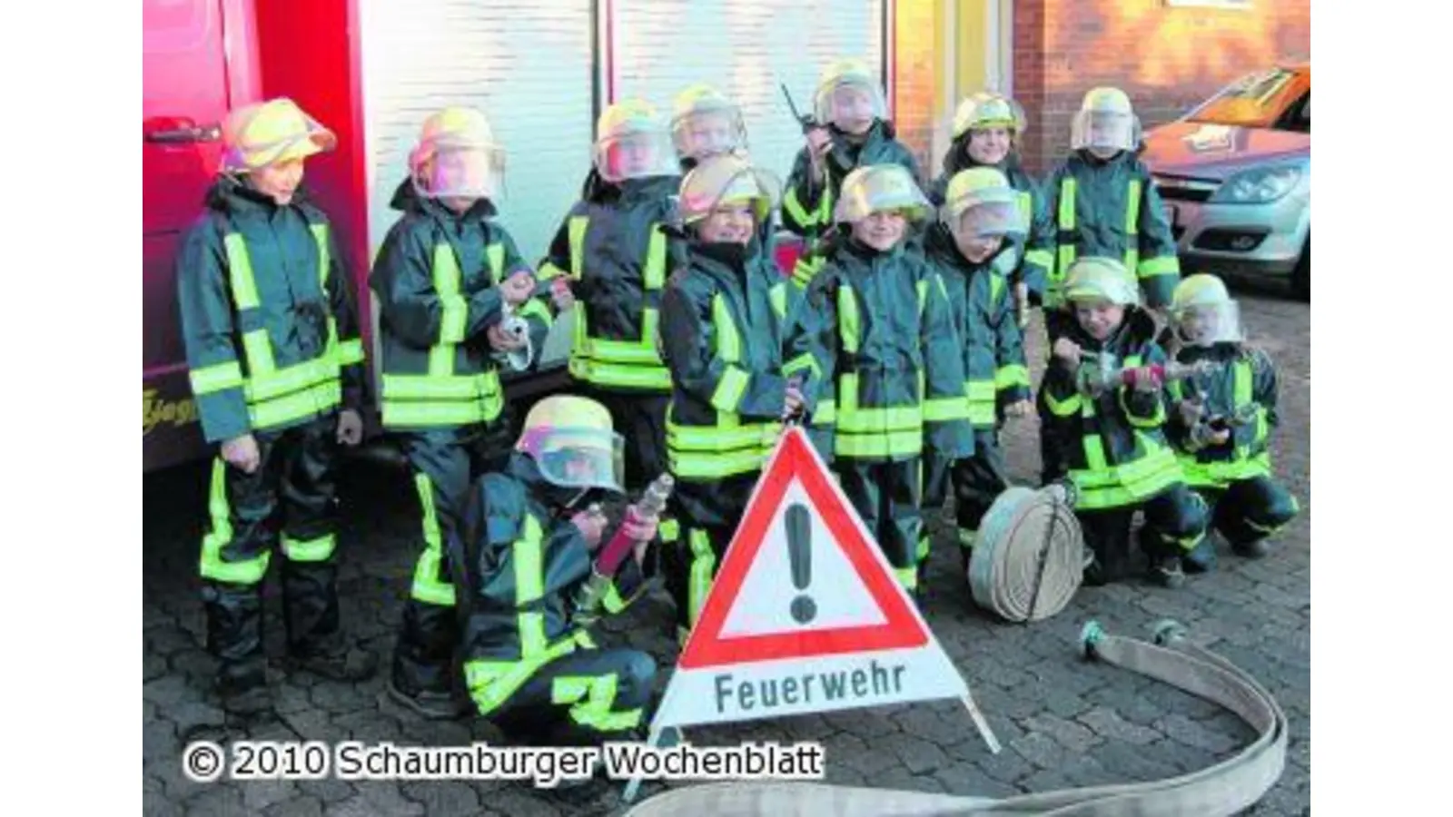 Neues Outfit für Helpser Feuerzwerge (Foto: ro)