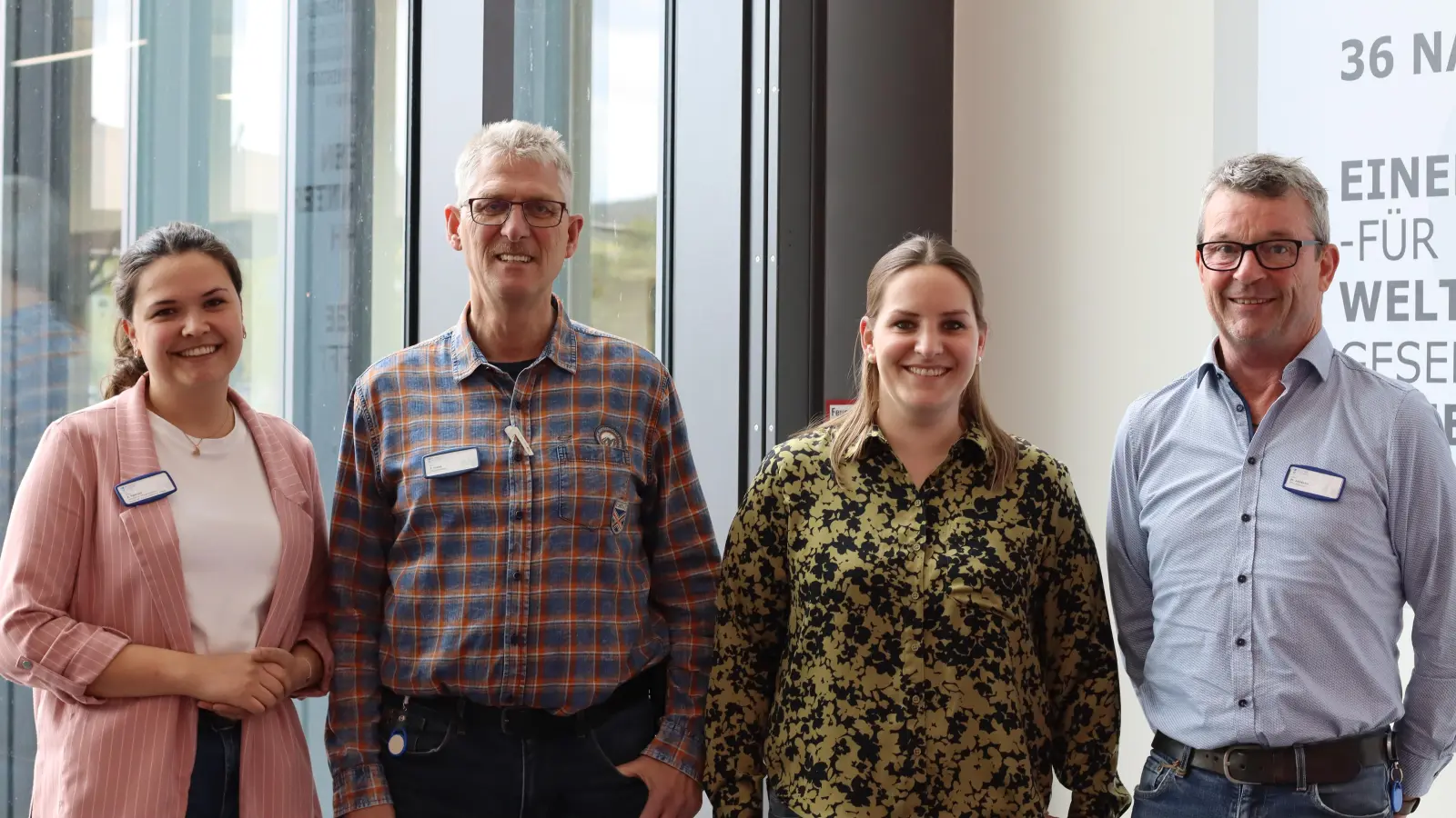 Das Team rund um die Pflegedirektoren freut sich auf alle interessierten Bewerber (Julia Sperzel, Pflegefachleitung, Jörg Hake, Pflegedirektor, Anna Lena Tegtmeier, Pflegefachleitung, und Norbert Janssen, Pflegedirektor). (Foto: Agaplesion)