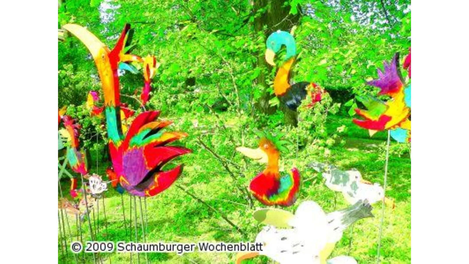 Gartenfreunde schlendern durch tolle Anlage (Foto: ro)