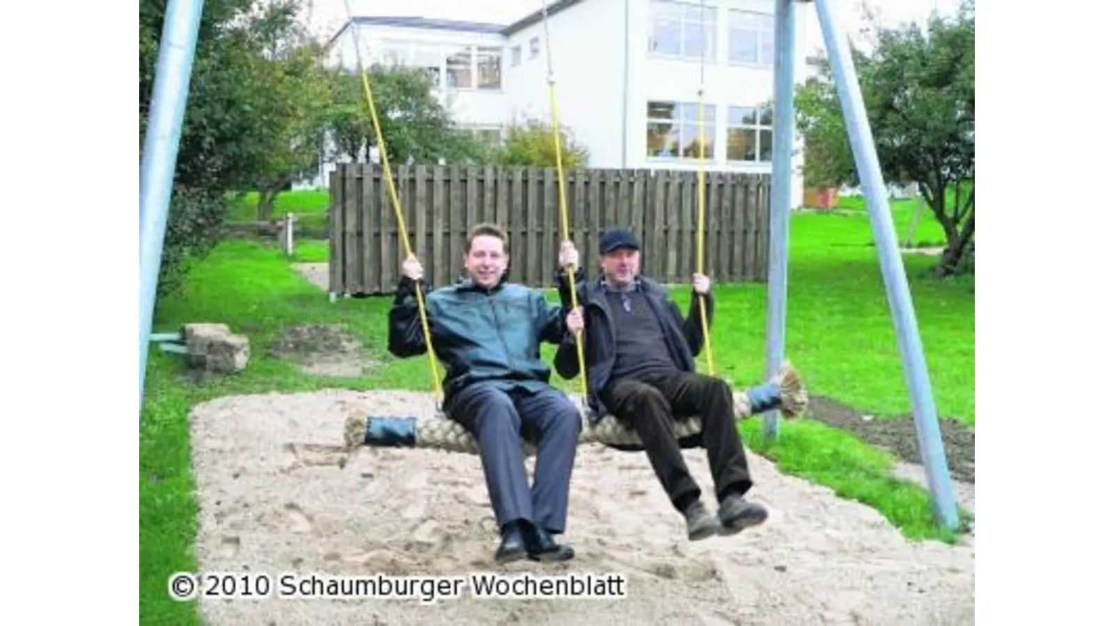 Eine Schaukel für die Schule (Foto: al)