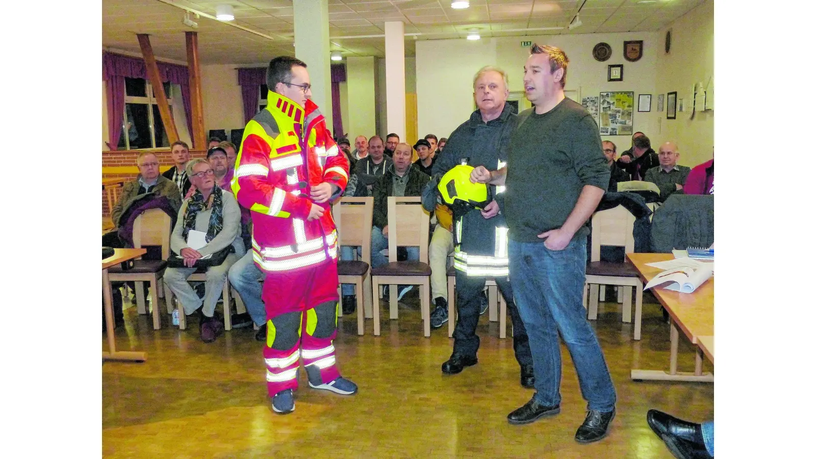 Für die neue Kleidung fehlt noch das Geld (Foto: al)