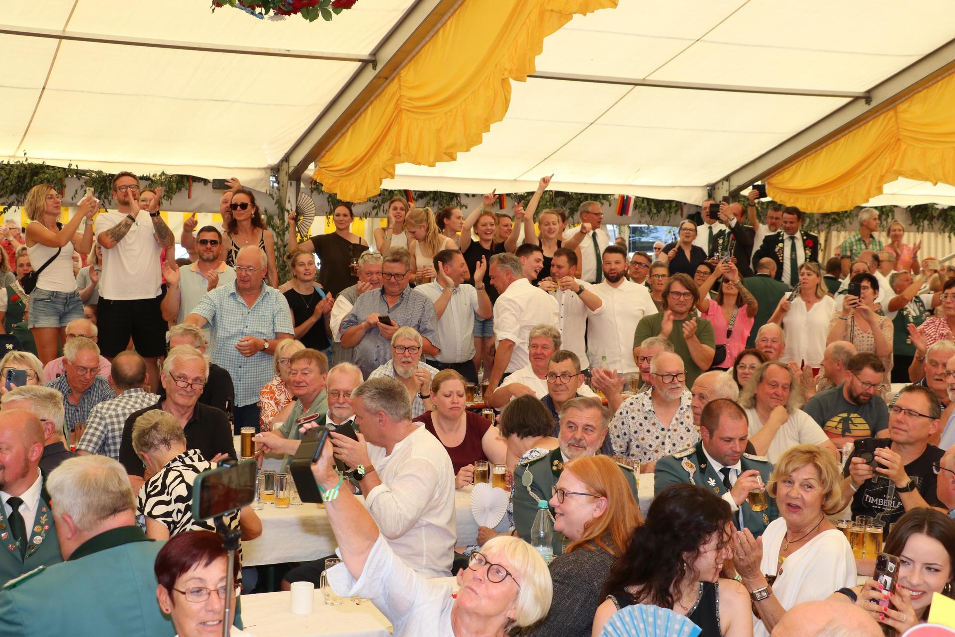 Bildergalerie zum Schützenfest in Hagenburg. (Foto: gi)