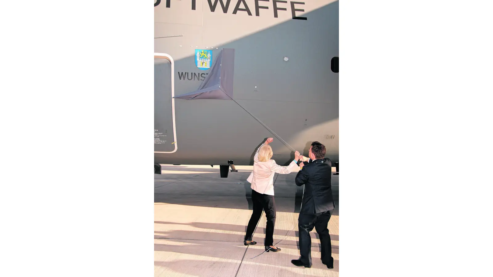 A400M-54-01 trägt Wappen und Namen der Stadt Wunstorf (Foto: gi)