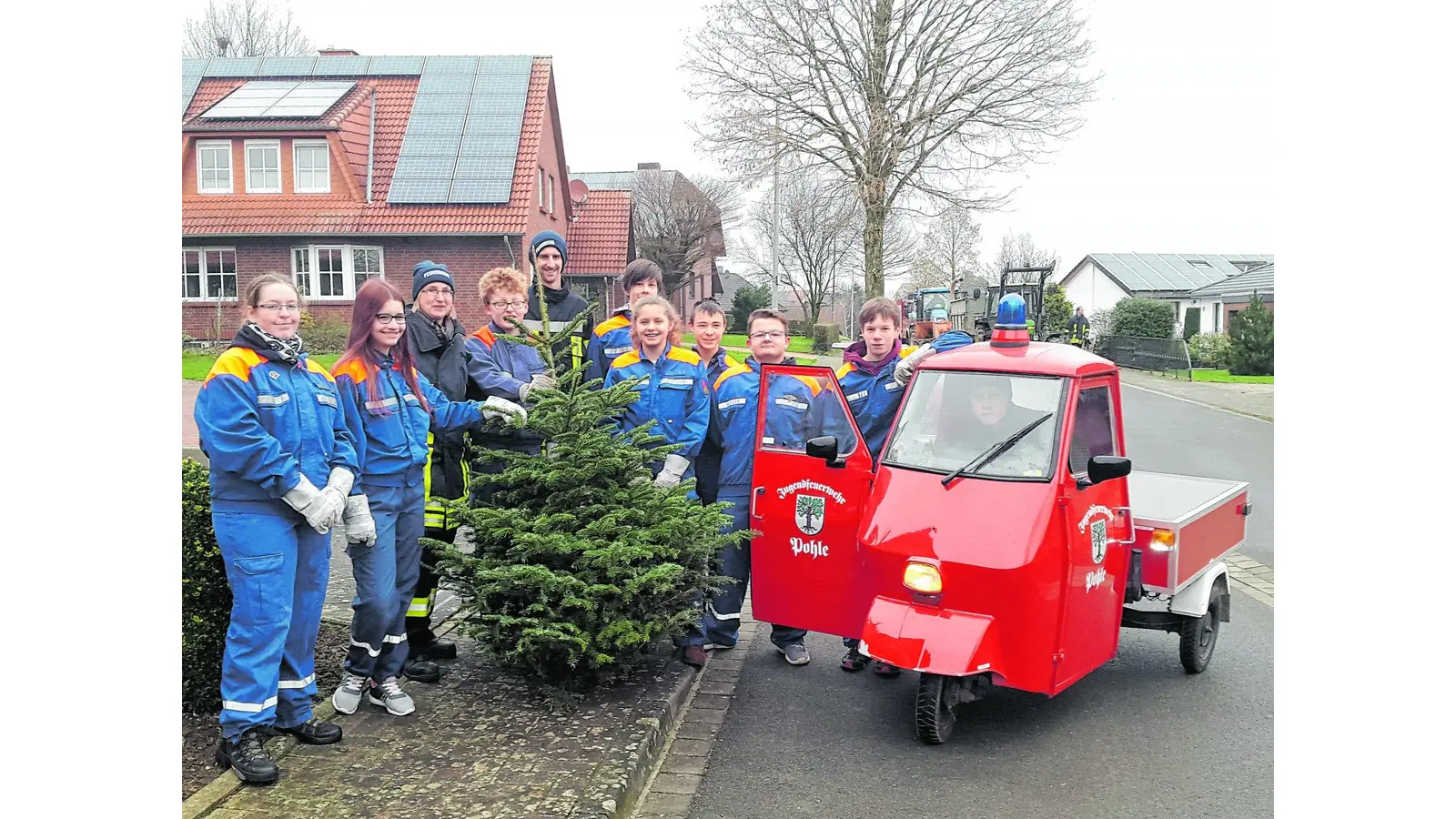 Nachwuchslöscher sammeln Tannen ein (Foto: jl)
