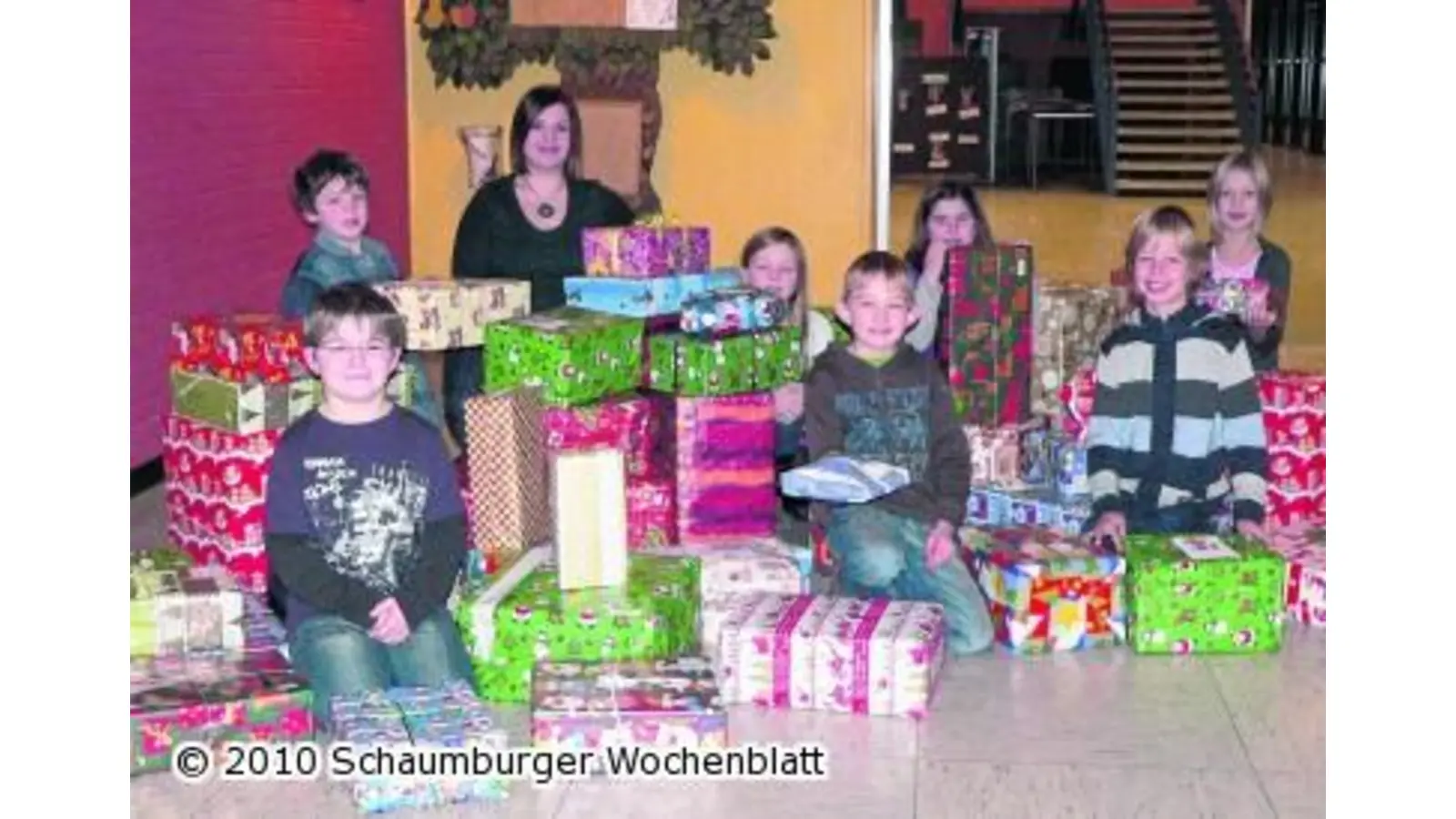 Kinder packen Pakete für Bulgarien (Foto: al)