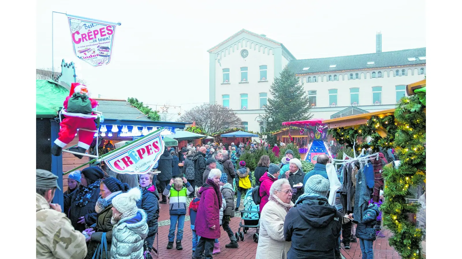 Gemütliches Hüttendorf auf dem Amtsplatz (Foto: jb)