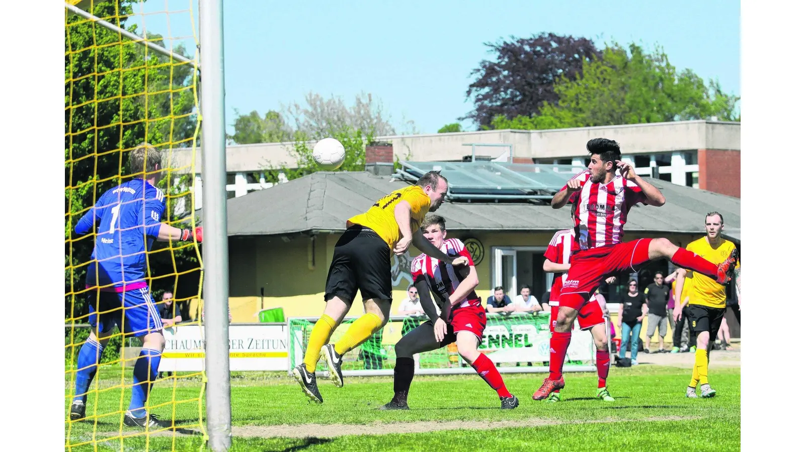Obernkirchen und Bückeburg befinden sich noch im Abstiegskampf der Liga (Foto: bb)