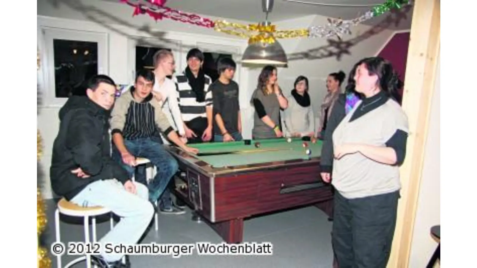 Jugendliche weihen die neuen Räume ein (Foto: gi)