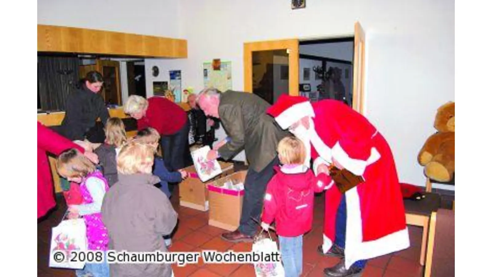 Bescherung für kleine Kinder (Foto: red)