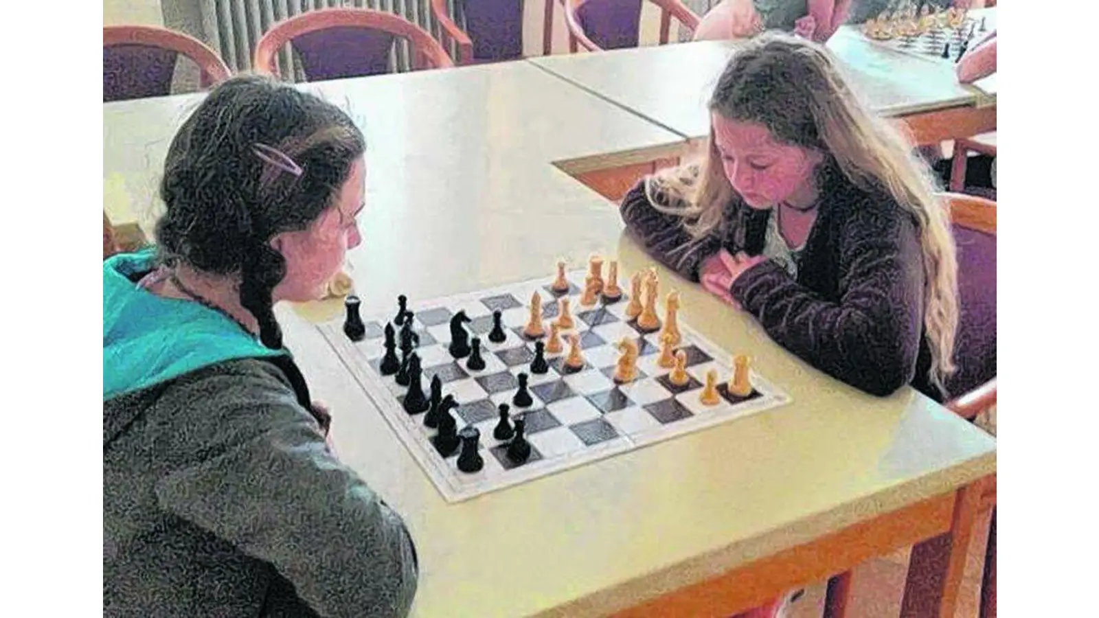 Kundig greifen Kinder zum König (Foto: al)