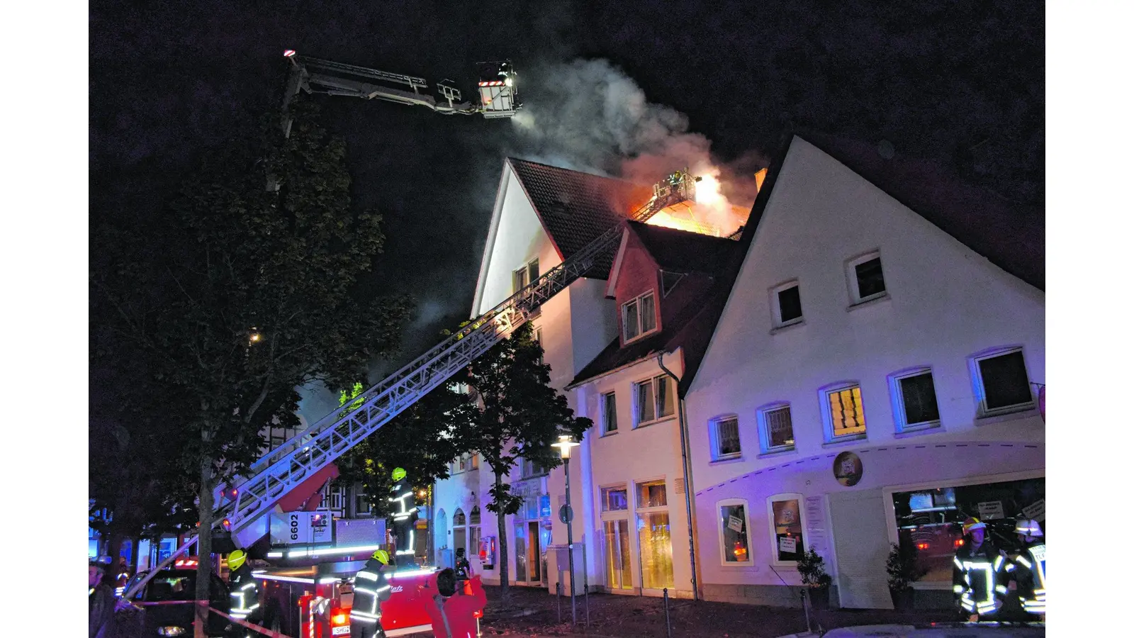Großeinsatz in der Stadthäger Innenstadt (Foto: bb)