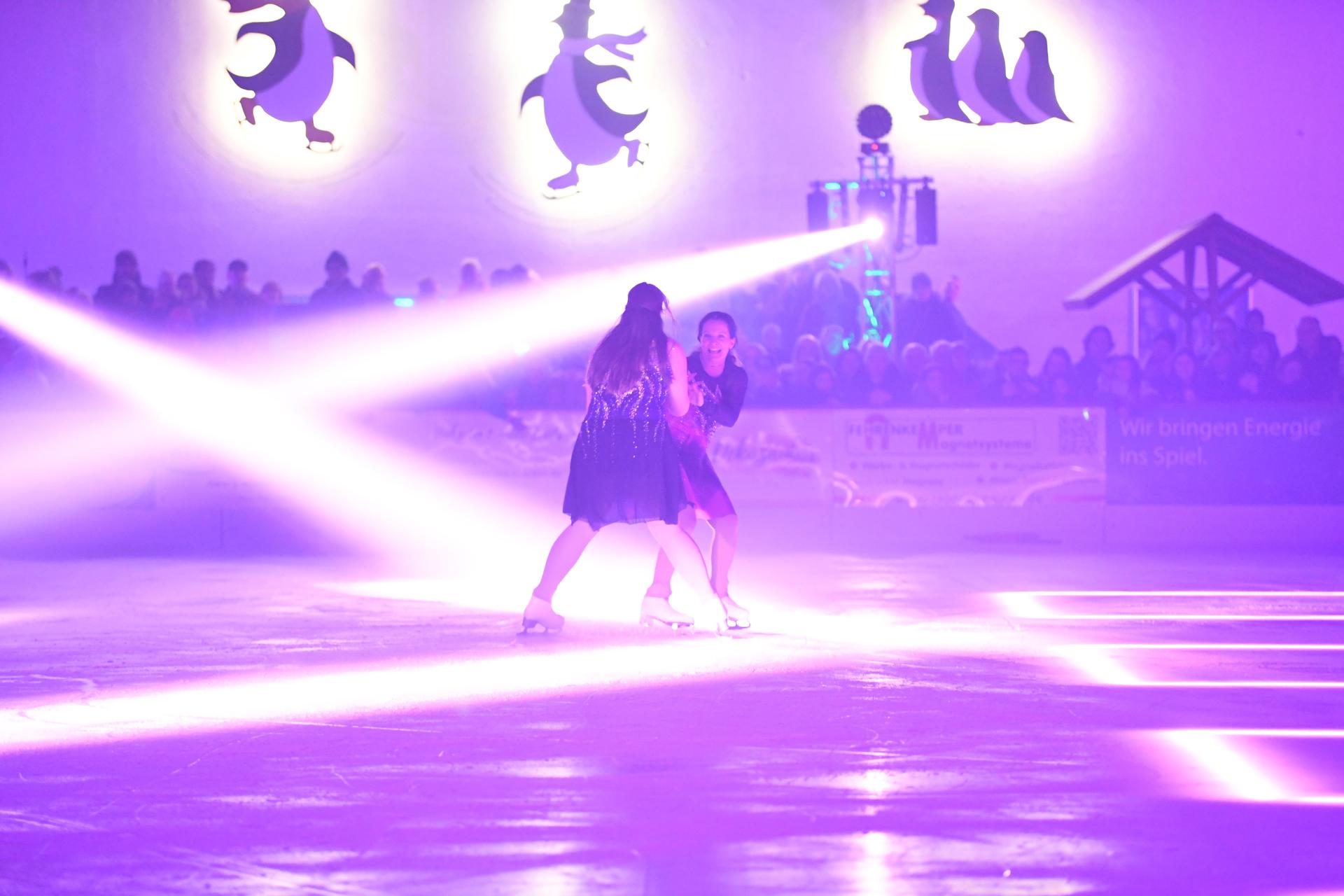 Eishalle Lauenau 2005 Saisoneröffnung. (Foto: nd)