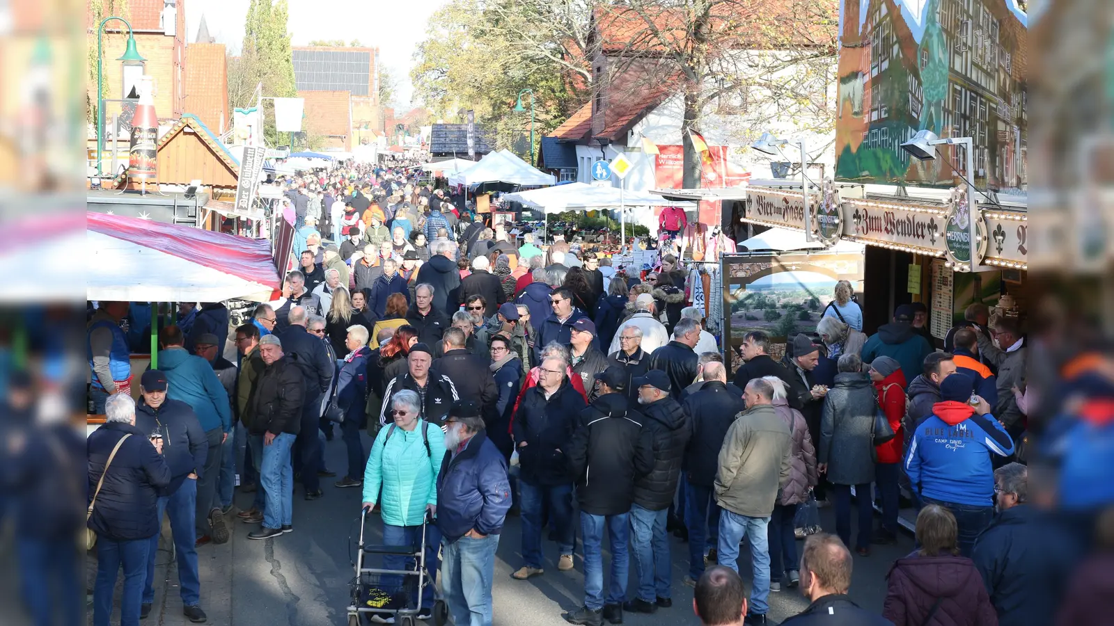 Tausende von Gästen werden Donnerstag zum Heiratsmarkt nach Wiedensahl strömen. (Foto: Borchers, Bastian)