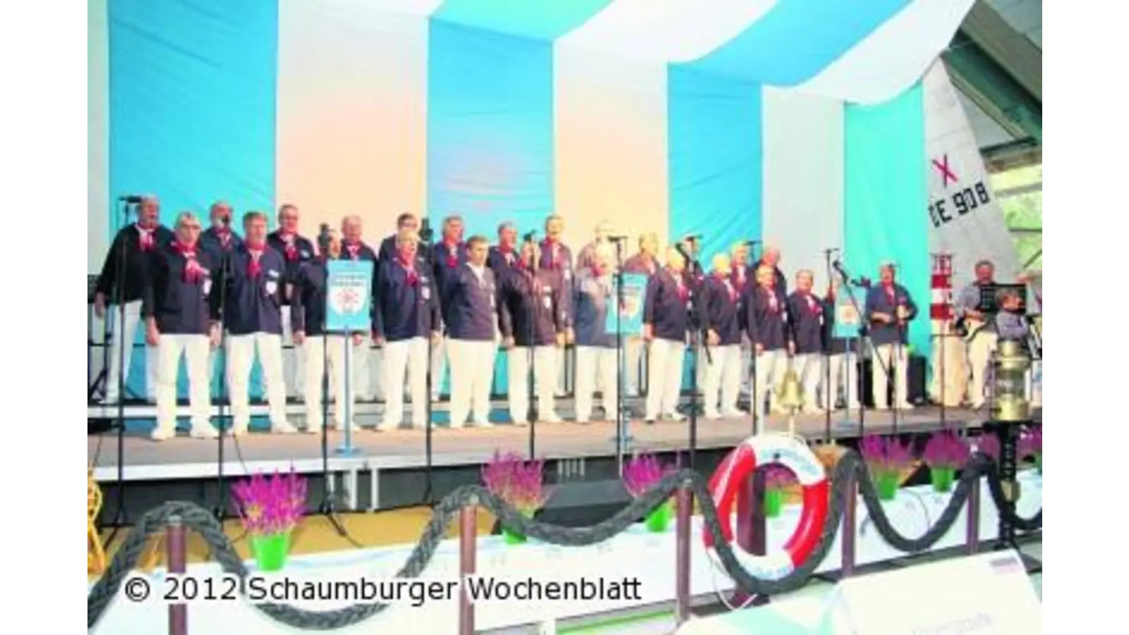 600 Besucher begleiten den Shanty-Frühschoppen (Foto: gi)