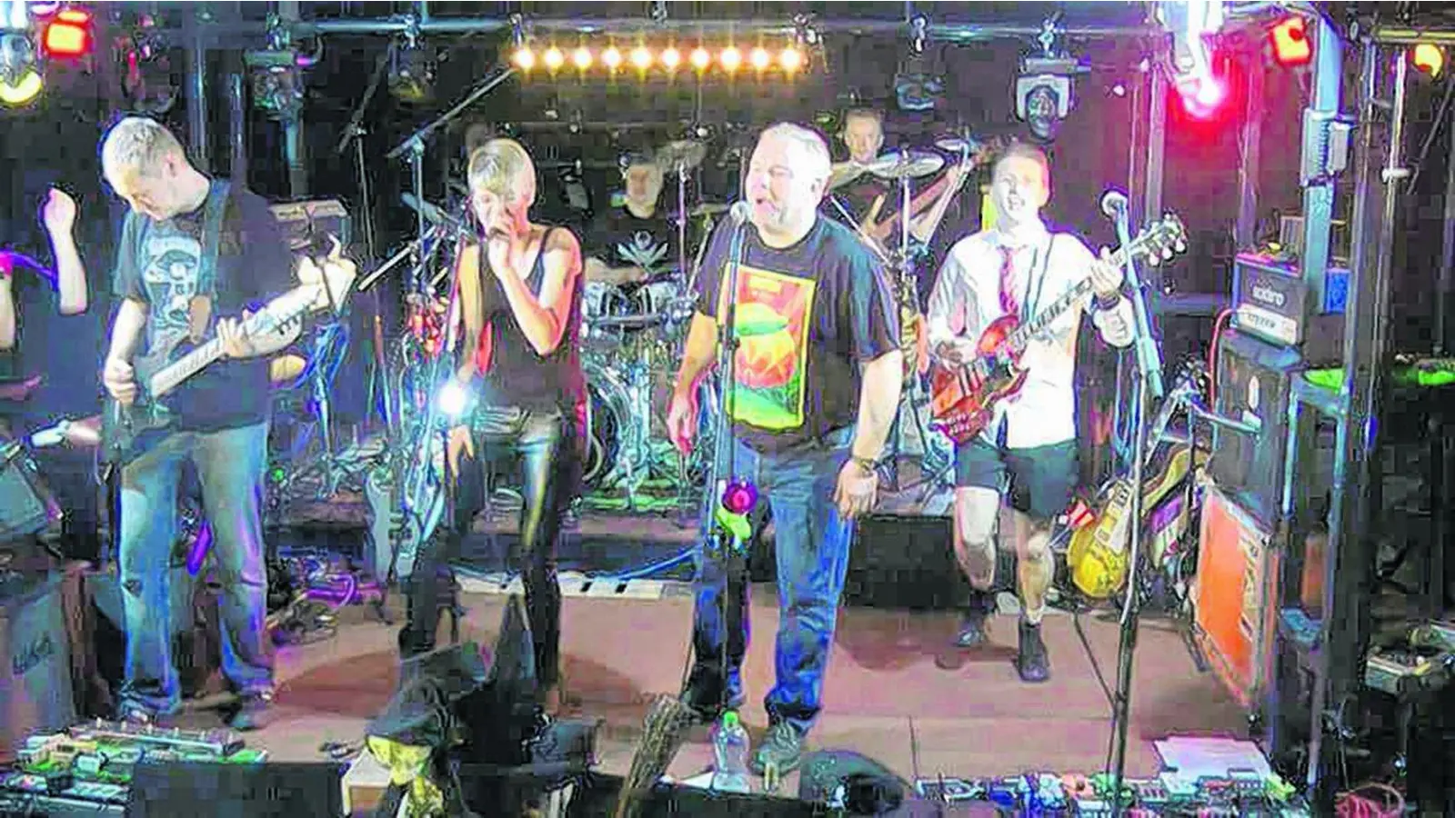 Rock am Futtersilo mit Hotblooded (Foto: gi)