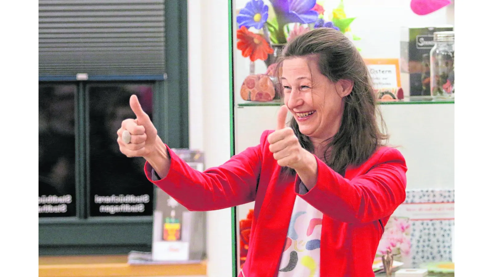 Lachyoga-Coach Silvia Rößler vermittelt in ihrem Vortrag 'Lachen trotz und alledem' vielfältige Informationen und gute Laune. (Foto: bb)
