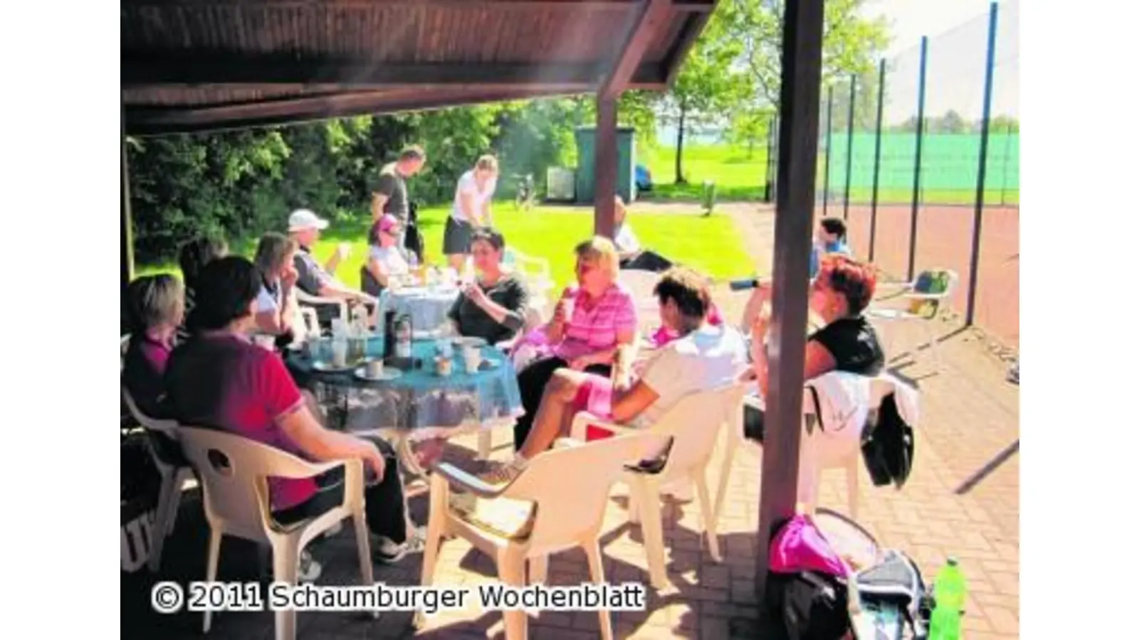 Sonniger Tennisauftakt (Foto: mk)