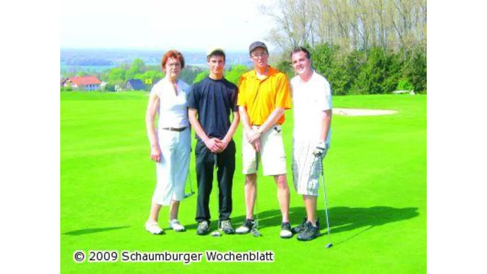 Der kleine weiße Ball rollt wieder (Foto: mk)