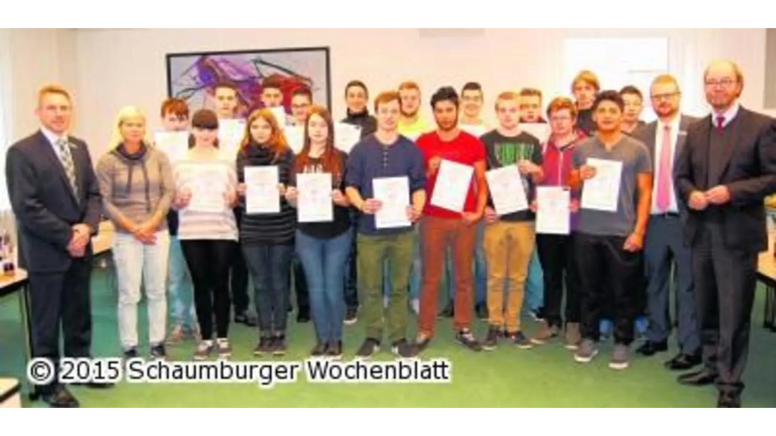 Zertifikatübergabe für das Bewerbungstraining (Foto: ste)