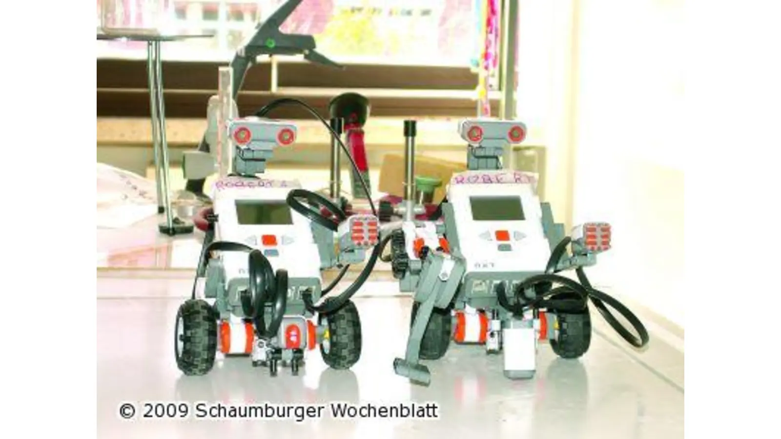 Erste Schritte in die Roboter-Welt (Foto: nb)