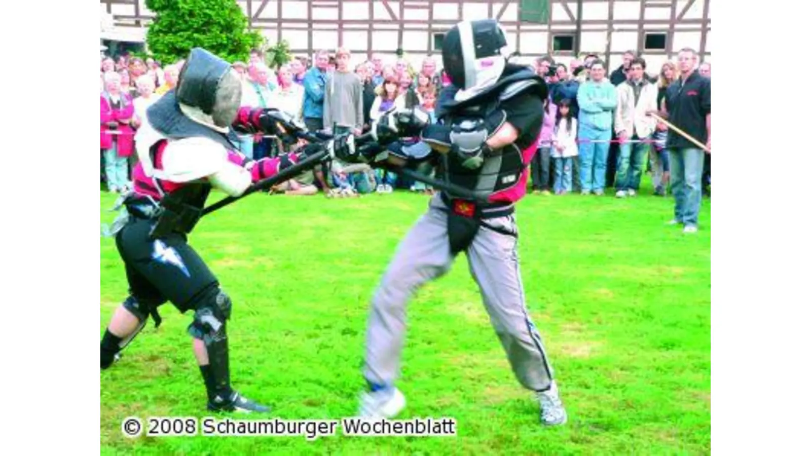 Spannende Kämpfe mit Waffen und Schild (Foto: al)