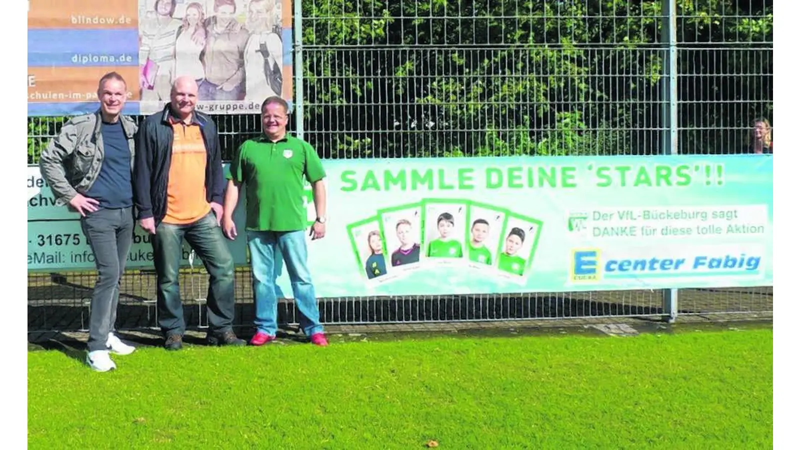 VfL Bückeburg bedankt sich für die erfolgreiche Sammelalbumaktion (Foto: red)