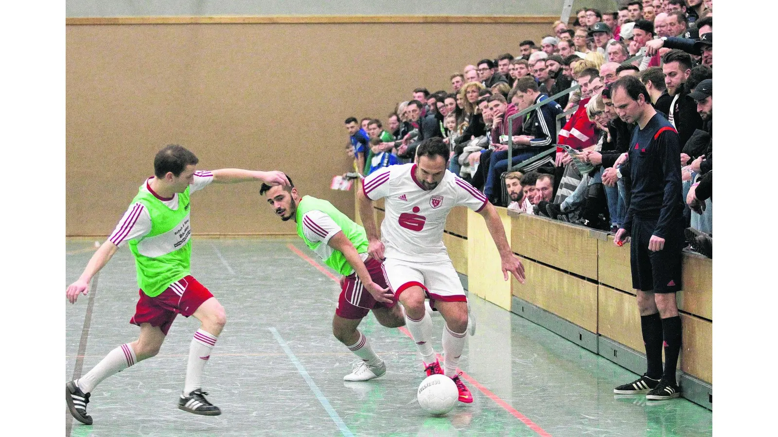 Acht Teams kämpfen um die Hallenmeisterschaft (Foto: bb)