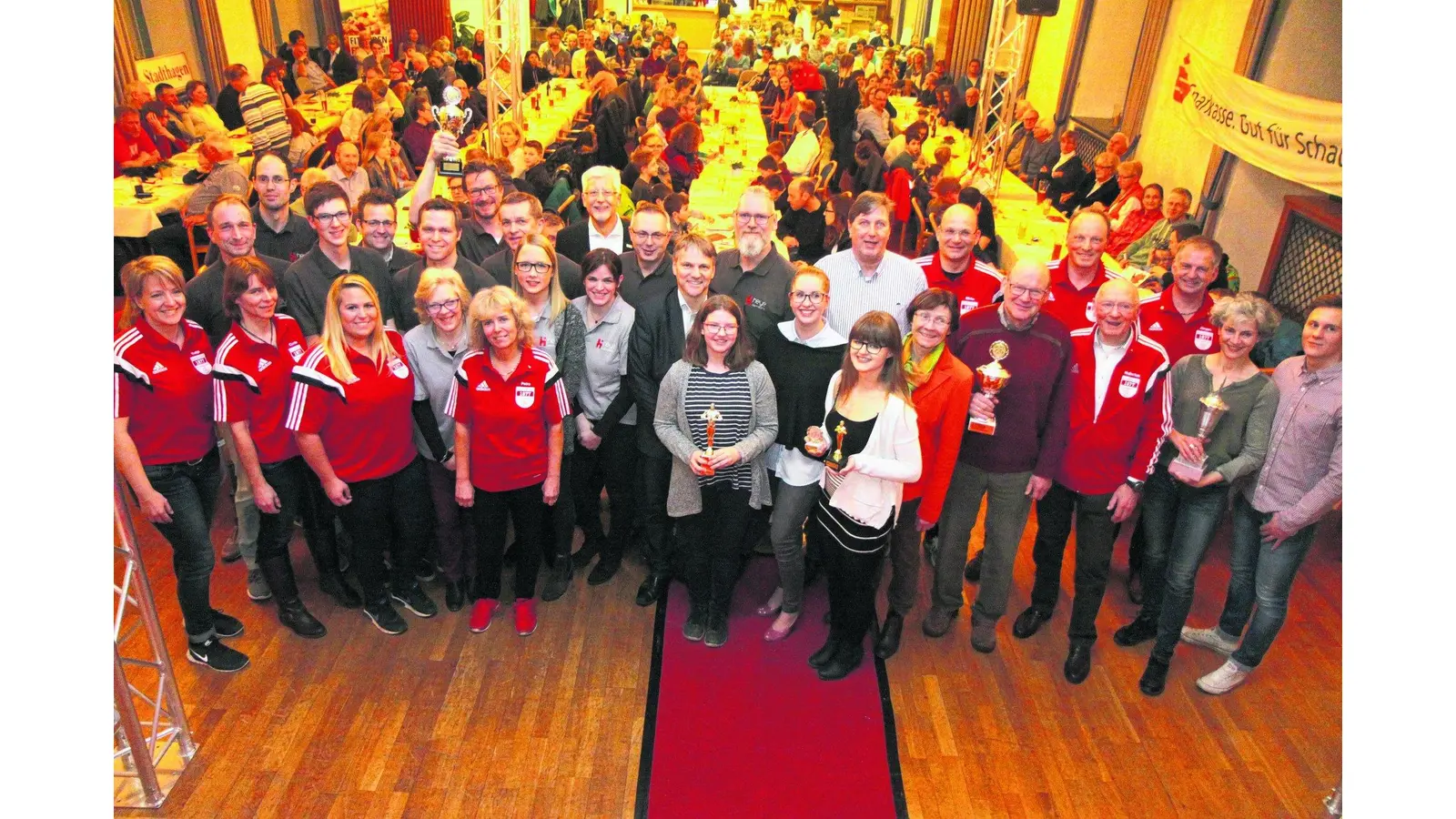 VfL übergibt die errungenen Sportabzeichen (Foto: bb)