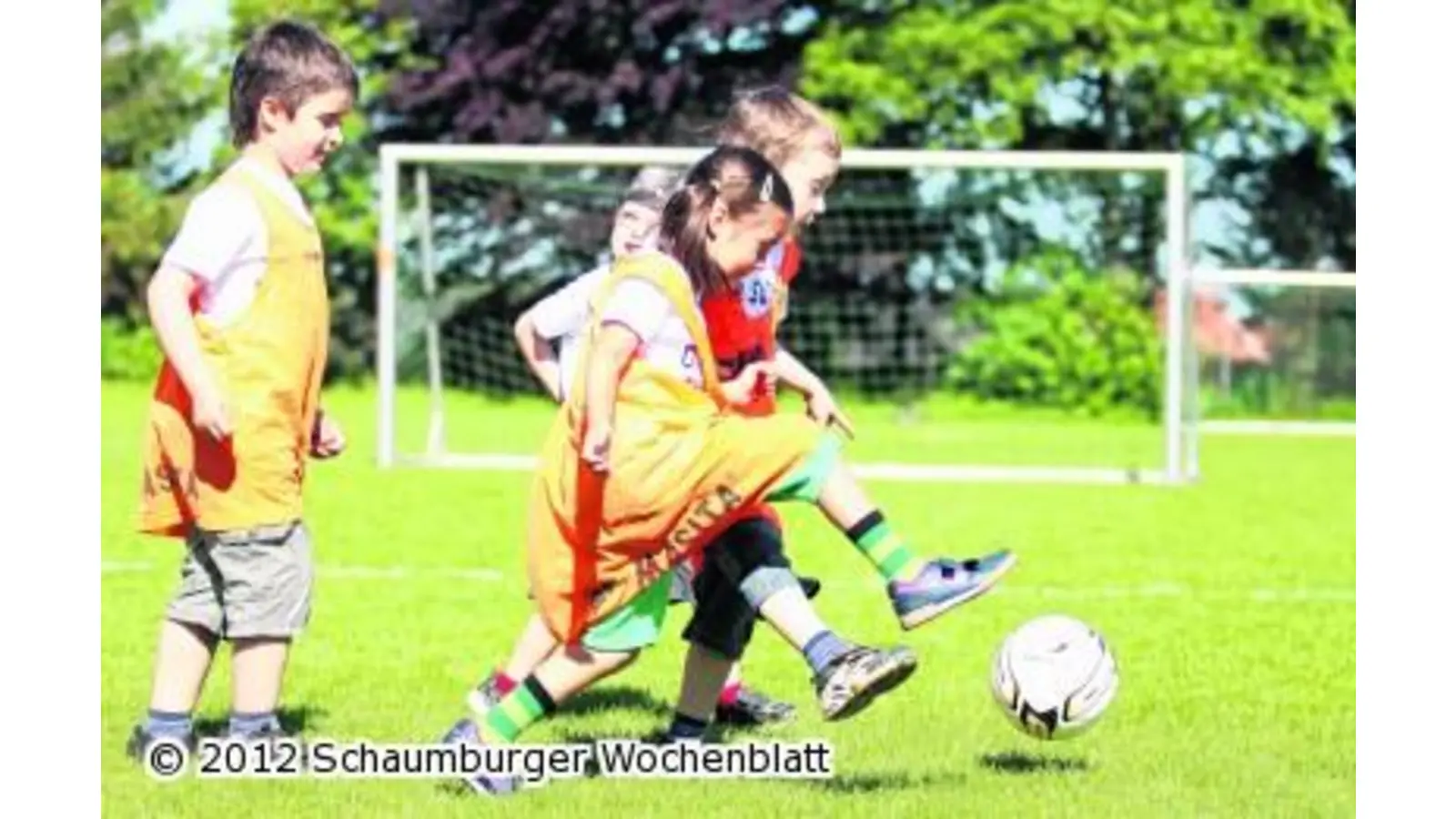Mini-Kicker sorgen für eine weltmeisterliche Stimmung (Foto: bb)