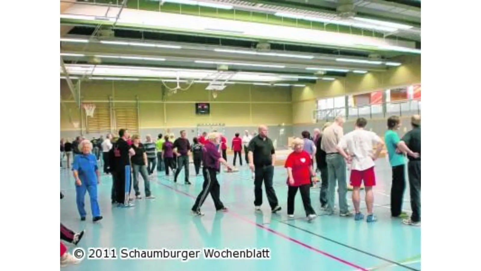 Beim Bosselturnier ist die Halle gut gefüllt (Foto: wtz)