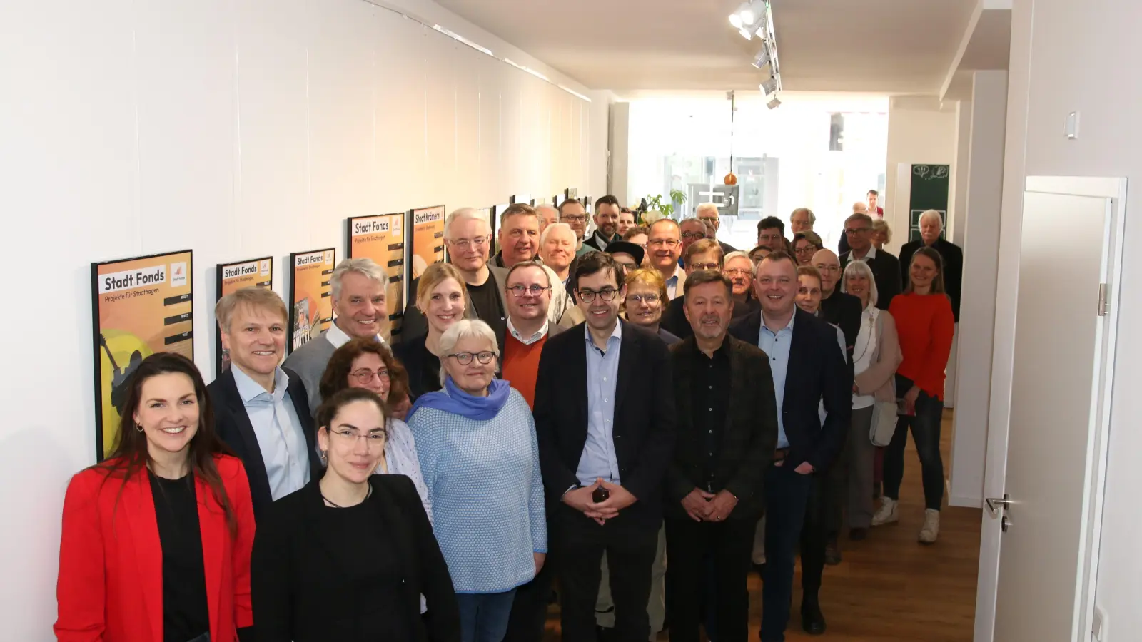 Mit zahlreichen Gästen eröffnet Stadthagen den „Stadt.Raum” in der Niedernstraße.  (Foto: bb)