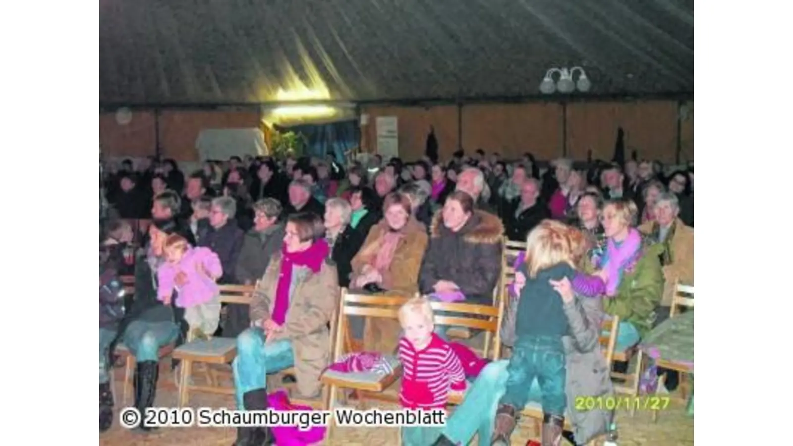 Posaunenklänge ertönen im Zelt beim Gottesdienst zum Advent (Foto: red)
